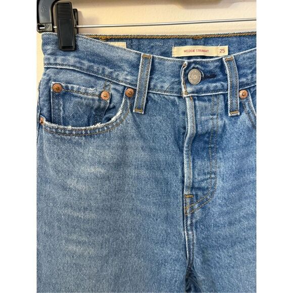 Levi’s Wedgie Straight Medium Wash Jeans 25 - Picture 2 of 4